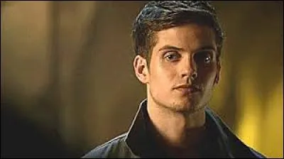 Qui est-ce ? (2 réponses)