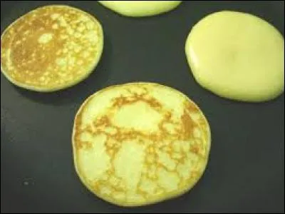 Quel ingr&eacute;dient est la base des cr&ecirc;pes parmenti&egrave;res ?