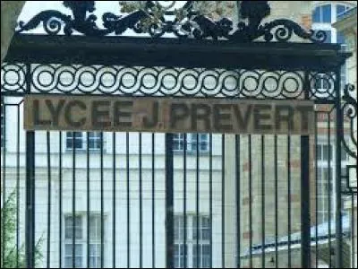 Comment s'appelle le proviseur du lycée Jacques Prévert ?