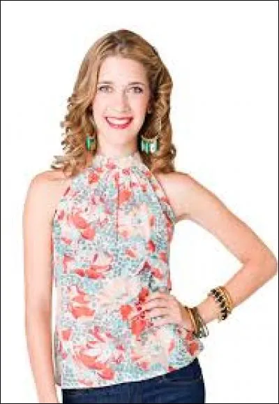 Comment s'appelle la tante de Violetta ?