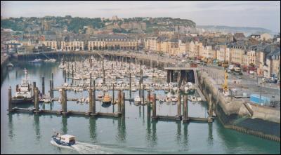 Commençons par ce port sur la Manche, au riche passé, longtemps port bananier et grand port de pêche. Il s'agit de :