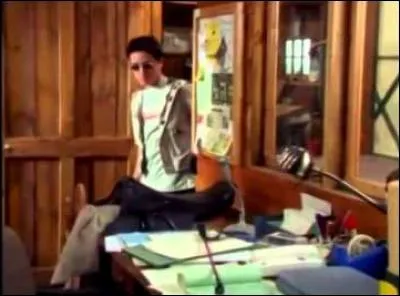 Dans l'épisode 14, selon lui, que faisait Liam dans la grange au début de l'épisode ?