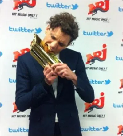 Étant jeune, Mika a été victime :