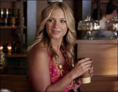 Où les filles rencontrent-elles Cece Drake pour la première fois ?