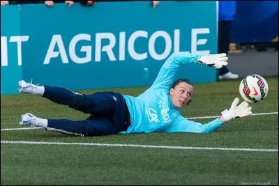 Qui est cette Bleue ?