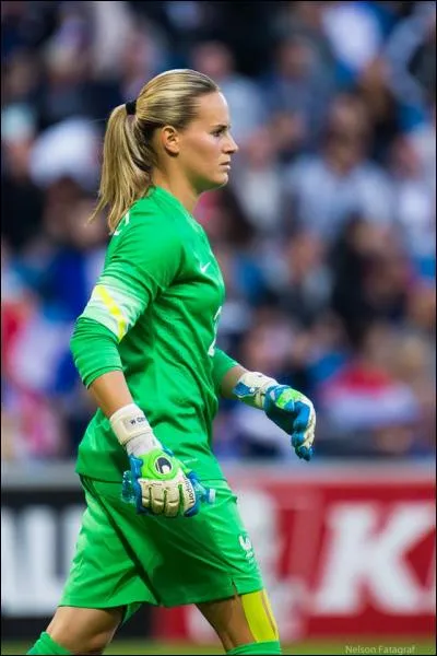 Qui est cette Bleue ?