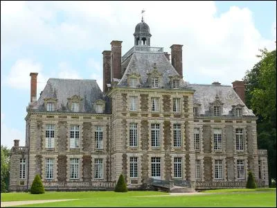 Ce chef-d'oeuvre du XVIIe aurait inspiré Proust pour son château de Guermantes. De quel château s'agit-il ?