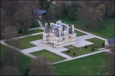 Inspiré de la renaissance italienne, ce château a été bâti au milieu du XVIe siècle au coeur du Pays de Caux. De quel château s'agit-il ?
