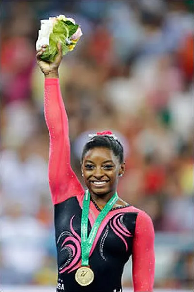 Combien de médailles Simone Biles a t'elle remporté au total aux championnats du monde ?