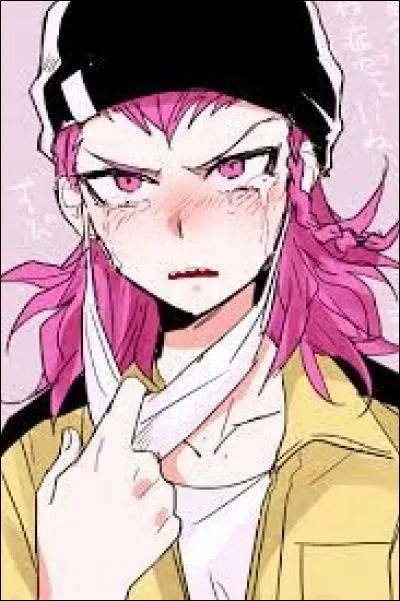 Quelle couleur de cheveux avait Kazuichi avant de se les teindre en rose ?