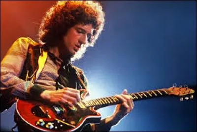 De quel célèbre groupe musical le guitariste Brian May faisait-il parti ?