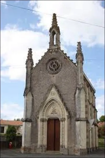 Voici la chapelle de Vertu, à Coron. Commune Angevine, dans les Mauges, elle se situe en région ...