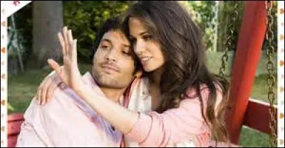 Clem tombe alors enceinte de lui et ce bébé, qui est une fille, naît prématurée. Comment s'appelle-t-elle ?