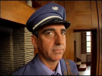 Quel couple embête toujours le facteur ?