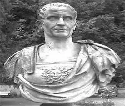 Si vous faites un repas fastueux durant lequel se succèdent des mets raffinés que vous dégustez seul, que dira-t-on de vous ?