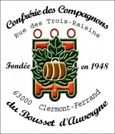 Voici l'emblème des "Compagnons du bousset d'Auvergne". Mais qu'est-ce donc que ce "bousset" ?
