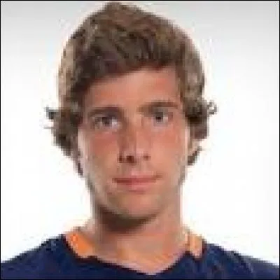 Qui est ce milieu de terrain ?