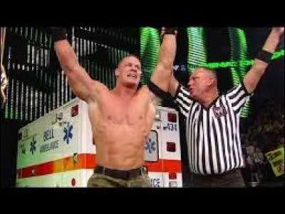 Qui a fait son retour en 2012 pour entrer en rivalit&eacute; avec John Cena, et terminera par un Ambulance Match &agrave; Elimination Chamber 2012 ?