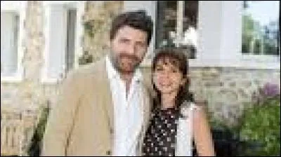 Comment se prénomme le compagnon de Caroline ?