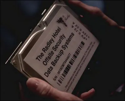 Épisode 14 : Qui a récupéré les vidéos des caméras de surveillance de Radley ?