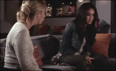 Qu'a découvert Emily à la fin de l'épisode ?