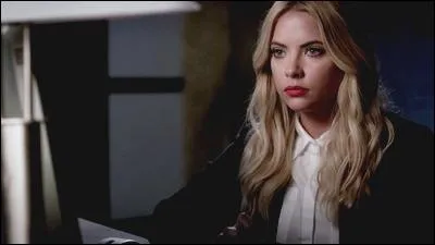 Que fait Hanna à la fin de l'épisode ?