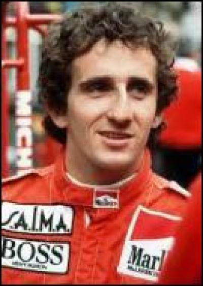 Qui est ce pilote, quadruple champion du monde des pilotes de Formule 1 et victorieux de 51 Grand Prix dans sa fabuleuse carrière ?