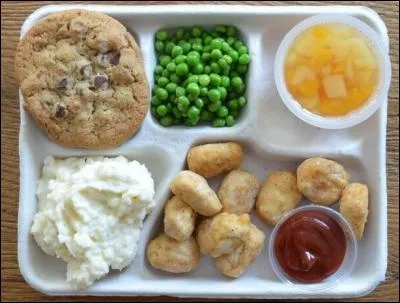Ce repas est assez pauvre, et pourtant ! Des cantines de quel pays est-il assez représentatif ?