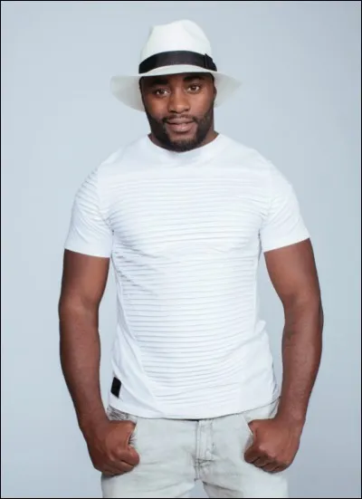 Qui est ce rappeur français qui a interprèté "Dans ma vie" ?