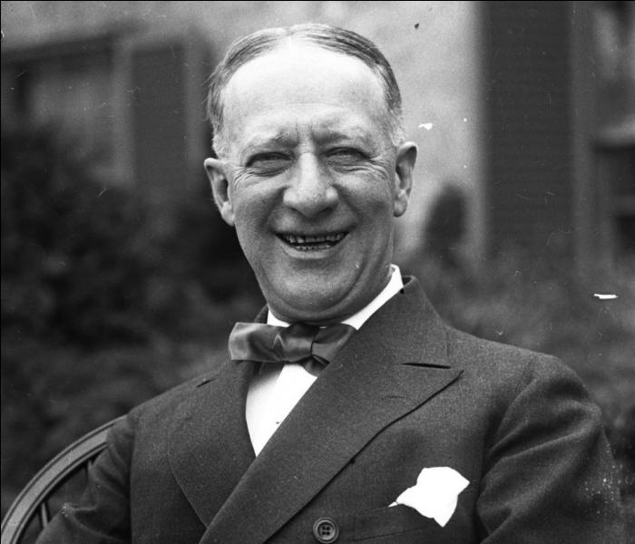 Plusieurs fois gouverneur de l'Etat de New York entre 1919 et 1929, il est, après un échec à la convention démocrate de 1924, investi en 1928 candidat à la présidentielle. Il est battu par Hoover. De qui s'agit-il ?