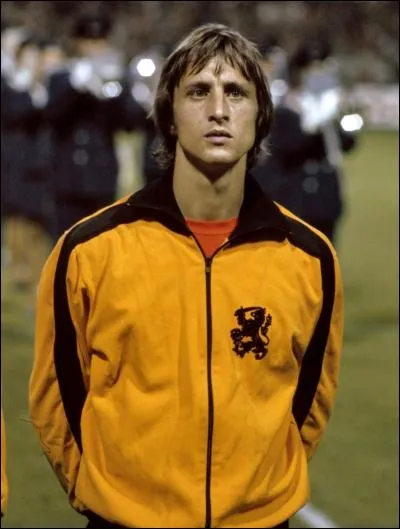 Un grand du football international vient de nous quitter, il s'agit de Cruyff. Quel était son prénom et quel était son numéro fétiche ?