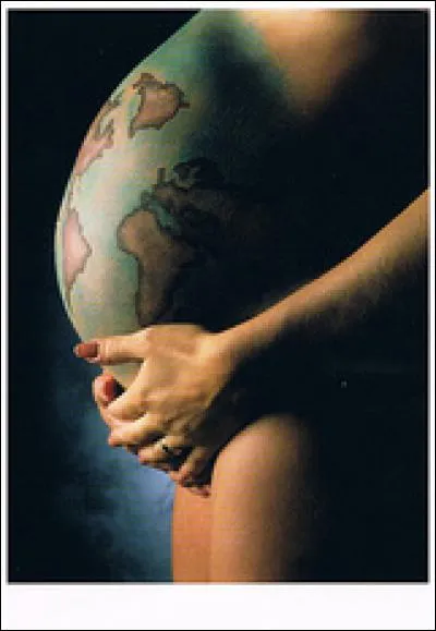 Elle représente dans la mythologie grecque la divinité de la Terre. Qui est-elle ?