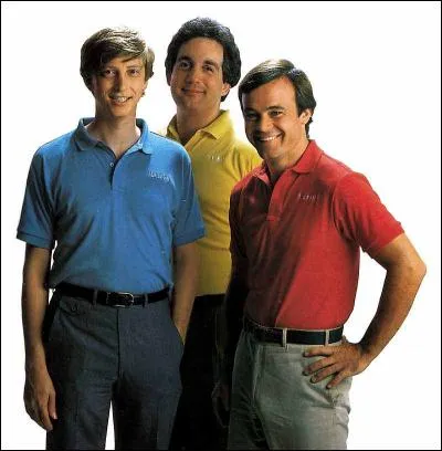 Amusons-nous avec une dernière photo qui ne marque pas l'histoire de l'humanité mais qui est très ironique. Regardez attentivement cette photo, vous y verrez le fondateur d'une grande compagnie d'ordinateurs. Qu'a-t-elle donc de spécial cette photo ?