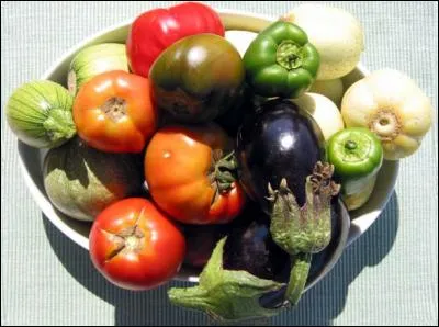 La pomme de terre est de la famille des solanacées, tout comme les légumes proposés, sauf un, lequel ?