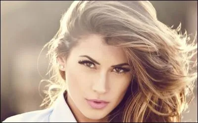 Quoiqu'il en soi, Melissa pourrait dire qu'elle est presque une princesse ! Pourquoi donc ?