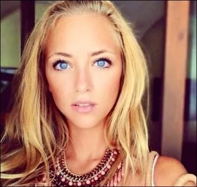 Fichtre, quels yeux ! De quoi en rester ----, n'est-ce pas Alexis ? (Complétez ! )