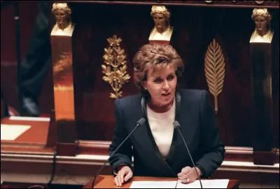 Elle a été Ministre de l'Agriculture puis du Commerce extérieur de 1981 à 1986 puis des Affaires Européennes de 1988 à 1990 et Premier Ministre de 1991 à 1992