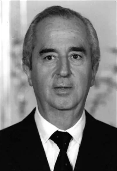Il a été Ministre de l'Economie et de la Privatisation de 1986 à 1988 puis Premier Ministre de 1993 à 1995. De qui s'agit-il ?