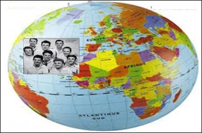 Qui chante cette chanson ?
"Si tous les gars du monde 
Décidaient d'être copains 
Et partageaient un beau matin 
Leurs espoirs et leurs chagrins"