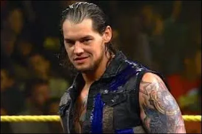 Quel est le nom de cette superstar ?