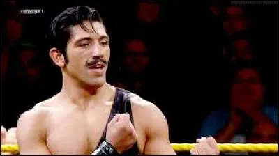 Comment s'appelle ce catcheur ?