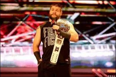 Face à combien de catcheurs Kevin Owens défendra-t-il son titre Intercontinental dans un Ladder Match ?