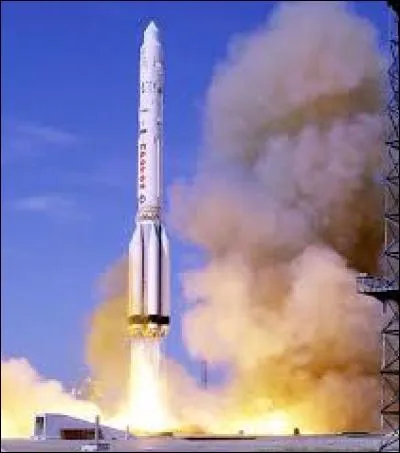 Quel animal les Russes ont-ils envoyé dans l'espace en 1957 ?