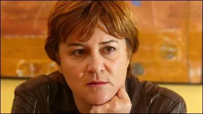 Elle a été, à deux reprises, en 1995 puis en 2007, la candidate écologiste à l'élection présidentielle. De qui s'agit-il ?