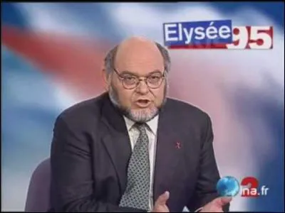 Il a été le candidat du parti communiste à la Présidentielle en 1995 puis en 2002. De qui s'agit-il ?