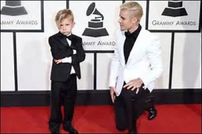 Comment s'appelle son frère ?