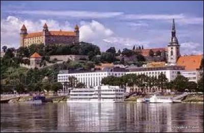 Quelle est la capitale de la Slovaquie ?