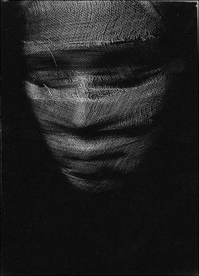 Dans la mythologie grecque, il est le dieu des ténèbres. Qui est-il ?