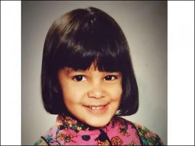 Petite, Shy'm était très :