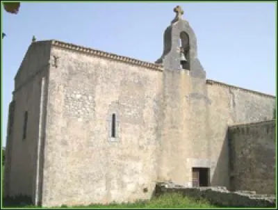 Arrivés dans un état de fatigue prononcé, ils sont soignés dans l'hôpital de l'... .Son cimetière regorge encore de nombreuses tombes de ses malheureux. (Complétez)